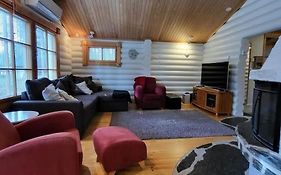 Viihtyisä ja tilava mökki, Pytkykaksonen B
